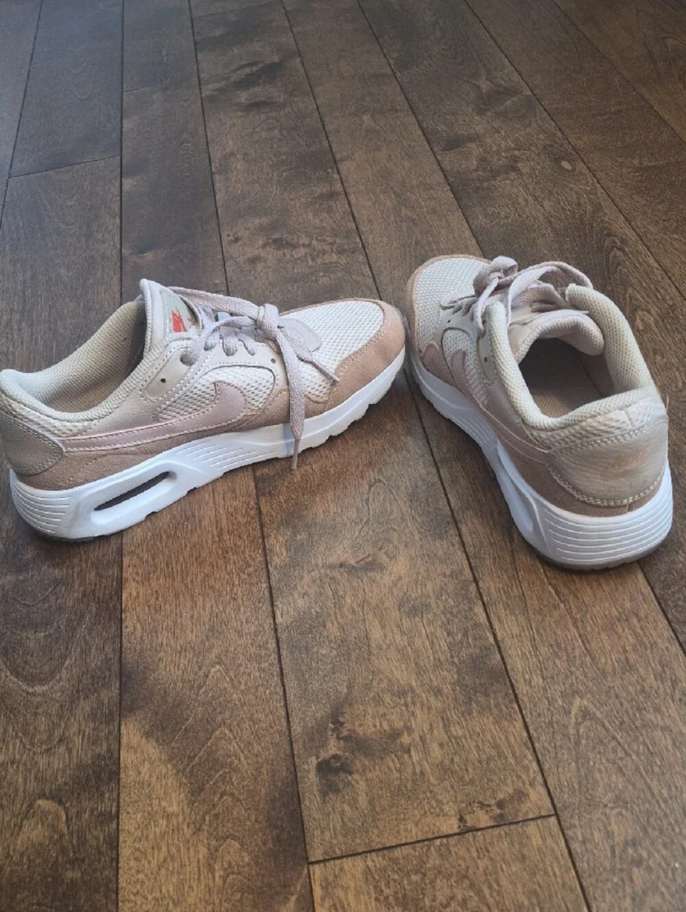 Nike Women's Light Beige and Pink Casual Sneakers